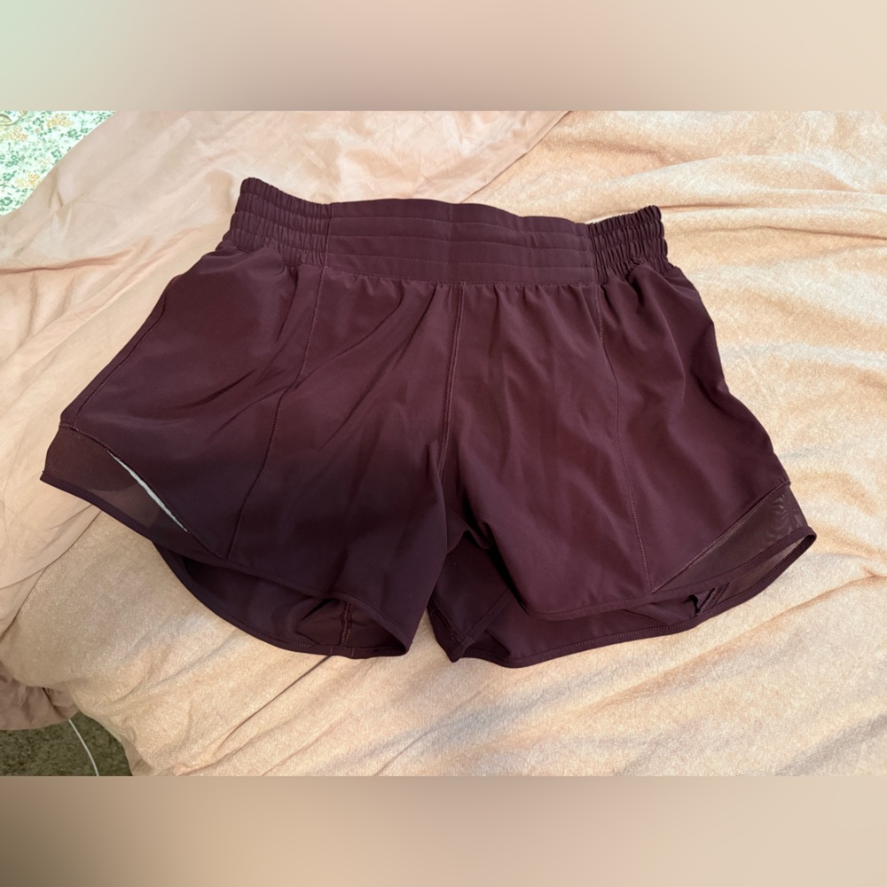 Lululemon hotty hot 4” shorts in goodnight plum.